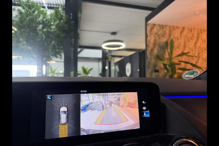 Mercedes-Benz B-Klasse 180 Business Solution AMG | CarPlay | Camera | Cruise | LED | Stoelverwarming | PDC | Dealer onderhouden