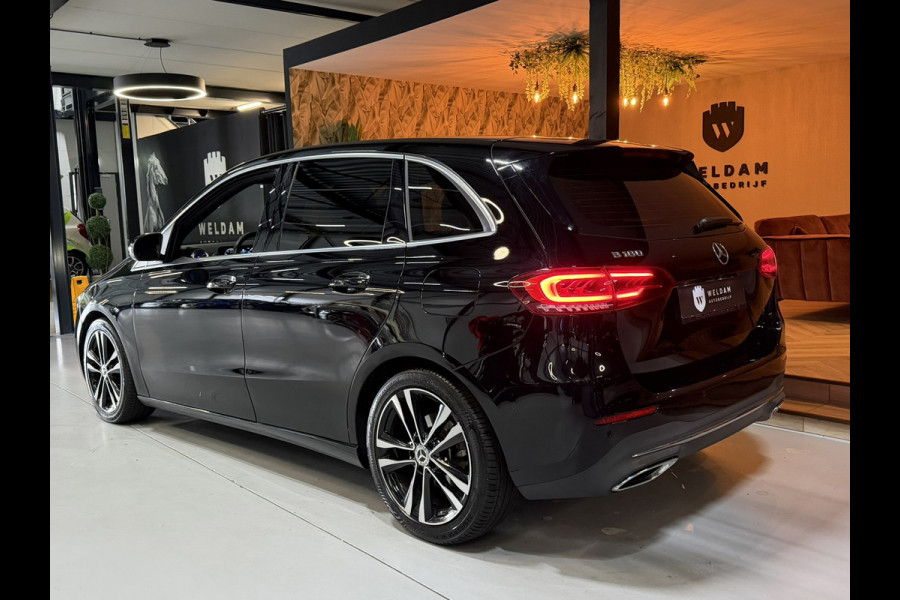 Mercedes-Benz B-Klasse 180 Business Solution AMG | CarPlay | Camera | Cruise | LED | Stoelverwarming | PDC | Dealer onderhouden
