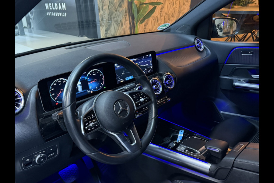 Mercedes-Benz B-Klasse 180 Business Solution AMG | CarPlay | Camera | Cruise | LED | Stoelverwarming | PDC | Dealer onderhouden