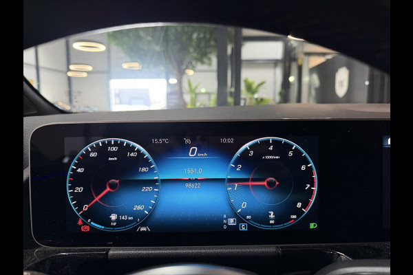 Mercedes-Benz B-Klasse 180 Business Solution AMG | CarPlay | Camera | Cruise | LED | Stoelverwarming | PDC | Dealer onderhouden