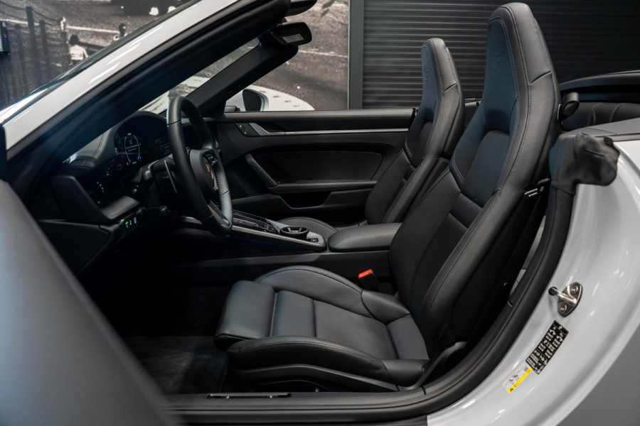 Porsche 911 Cabrio 3.0 Carrera S *FACELIFT / Sport-Design / Lift-Systeem / BOSE / Stoelventilatie / Vierwiel-Besturing / InnoDrive / Matrix-LED*