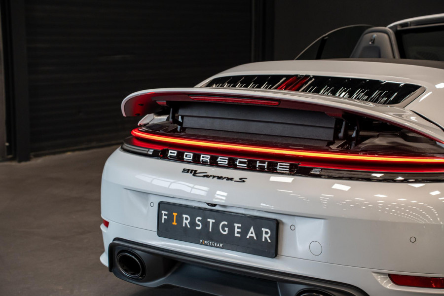 Porsche 911 Cabrio 3.0 Carrera S *FACELIFT / Sport-Design / Lift-Systeem / BOSE / Stoelventilatie / Vierwiel-Besturing / InnoDrive / Matrix-LED*