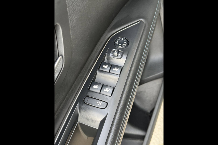 Peugeot 5008 1.2 PureTech Crossway - 7 Pers. I Navigatie / Apple CarPlay I Leer / Alcatara I LED I PDC I Camera I Dealer onderh.