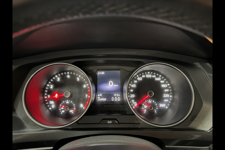 Volkswagen Tiguan Allspace 1.5 TSI ACT| Trekhaak | Camera | CarPlay | Adaptive Cruise | Dealer onderhouden