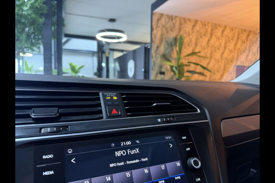 Volkswagen Tiguan Allspace 1.5 TSI ACT| Trekhaak | Camera | CarPlay | Adaptive Cruise | Dealer onderhouden
