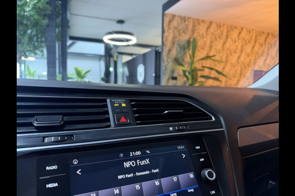 Volkswagen Tiguan Allspace 1.5 TSI ACT| Trekhaak | Camera | CarPlay | Adaptive Cruise | Dealer onderhouden
