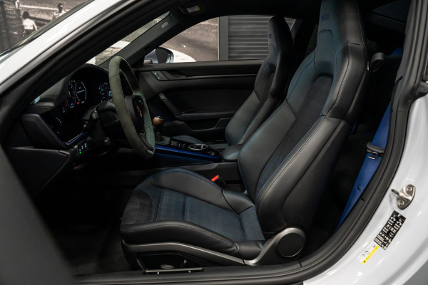 Porsche 911 3.0 Carrera T *FACELIFT / BOSE / Schuifdak / Sportuitlaat / Vierwiel-besturing / Achterlicht Exclusiv / Interieur-pakket: Carrera T*