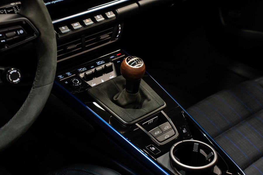 Porsche 911 3.0 Carrera T *FACELIFT / BOSE / Schuifdak / Sportuitlaat / Vierwiel-besturing / Achterlicht Exclusiv / Interieur-pakket: Carrera T*
