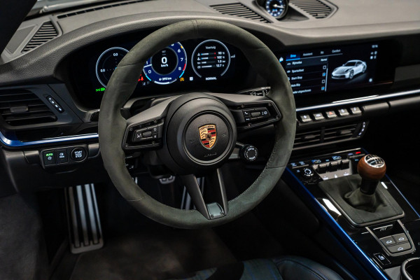 Porsche 911 3.0 Carrera T *FACELIFT / BOSE / Schuifdak / Sportuitlaat / Vierwiel-besturing / Achterlicht Exclusiv / Interieur-pakket: Carrera T*