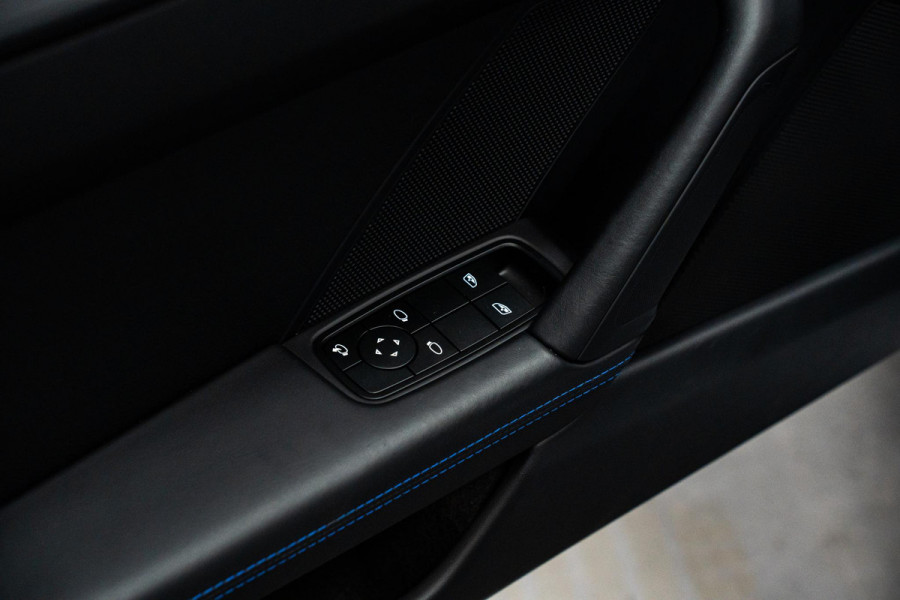 Porsche 911 3.0 Carrera T *FACELIFT / BOSE / Schuifdak / Sportuitlaat / Vierwiel-besturing / Achterlicht Exclusiv / Interieur-pakket: Carrera T*