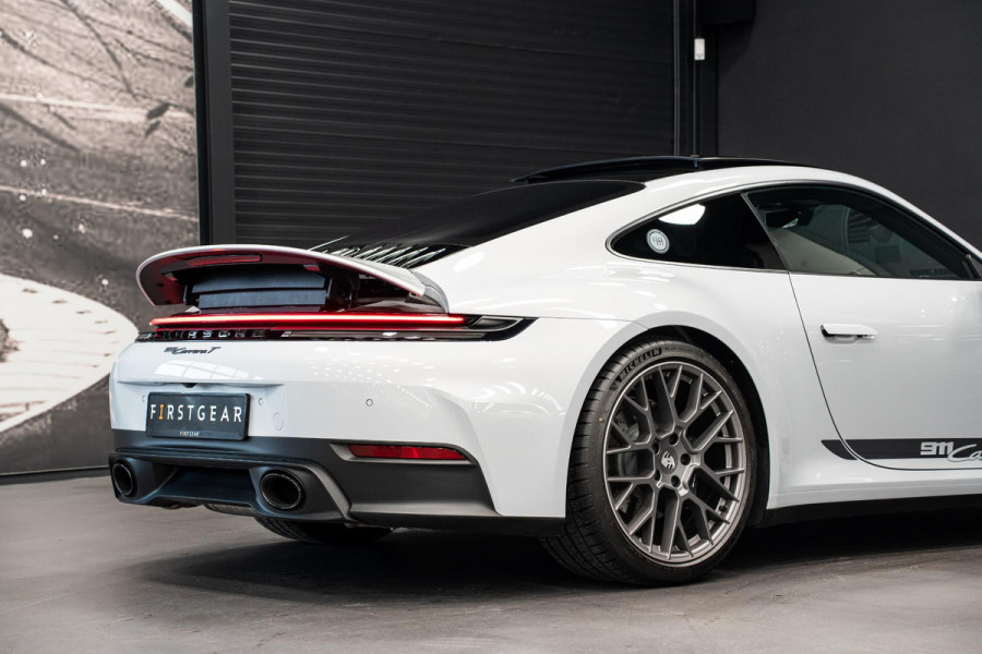 Porsche 911 3.0 Carrera T *FACELIFT / BOSE / Schuifdak / Sportuitlaat / Vierwiel-besturing / Achterlicht Exclusiv / Interieur-pakket: Carrera T*