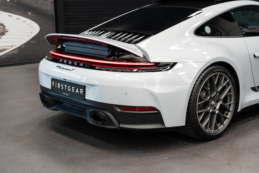 Porsche 911 3.0 Carrera T *FACELIFT / BOSE / Schuifdak / Sportuitlaat / Vierwiel-besturing / Achterlicht Exclusiv / Interieur-pakket: Carrera T*