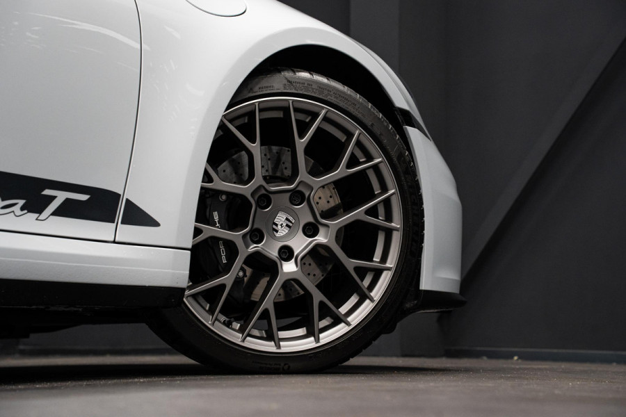 Porsche 911 3.0 Carrera T *FACELIFT / BOSE / Schuifdak / Sportuitlaat / Vierwiel-besturing / Achterlicht Exclusiv / Interieur-pakket: Carrera T*