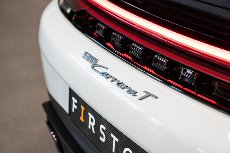 Porsche 911 3.0 Carrera T *FACELIFT / BOSE / Schuifdak / Sportuitlaat / Vierwiel-besturing / Achterlicht Exclusiv / Interieur-pakket: Carrera T*