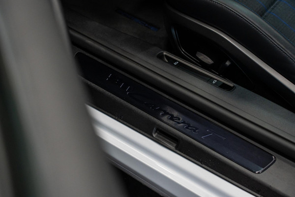 Porsche 911 3.0 Carrera T *FACELIFT / BOSE / Schuifdak / Sportuitlaat / Vierwiel-besturing / Achterlicht Exclusiv / Interieur-pakket: Carrera T*