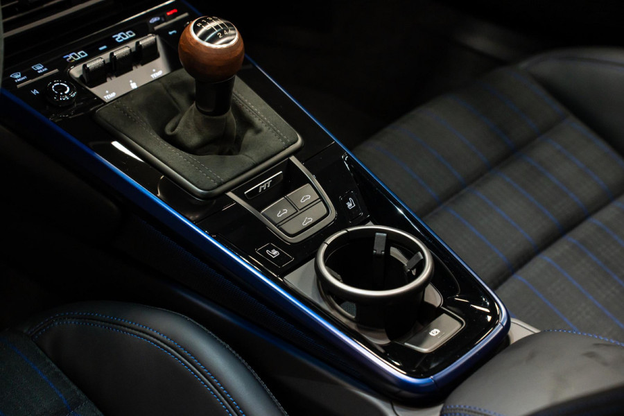 Porsche 911 3.0 Carrera T *FACELIFT / BOSE / Schuifdak / Sportuitlaat / Vierwiel-besturing / Achterlicht Exclusiv / Interieur-pakket: Carrera T*