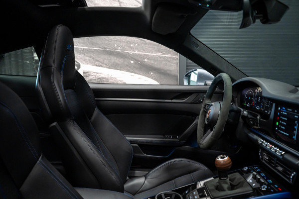 Porsche 911 3.0 Carrera T *FACELIFT / BOSE / Schuifdak / Sportuitlaat / Vierwiel-besturing / Achterlicht Exclusiv / Interieur-pakket: Carrera T*