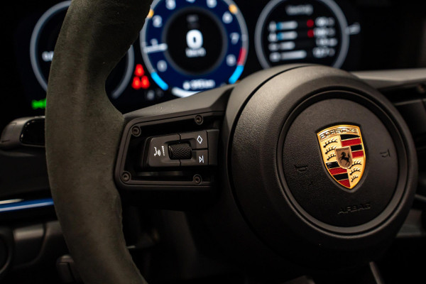 Porsche 911 3.0 Carrera T *FACELIFT / BOSE / Schuifdak / Sportuitlaat / Vierwiel-besturing / Achterlicht Exclusiv / Interieur-pakket: Carrera T*