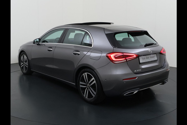Mercedes-Benz A-Klasse 200 Luxury 164pk // Panoramadak // Carplay // Sfeerverlichting // MultiBeam LED // Keyless Entry // Camera // Advanced Audio