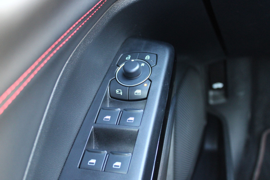 Ford Puma 1.0 EcoBoost Hybrid ST-Line X | Panoramadak | Trekhaak | Matrix | Full Options
