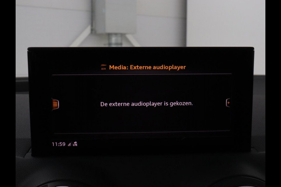Audi Q2 1.4 TFSI Sport Pro Line S | Stoelverwarming | Carplay | Virtual Cockpit | Navigatie | Parkeerhulp | Full LED | Climate control | 18'' | Cruise control | Bluetooth | S Line