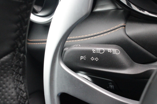 Alfa Romeo Tonale 1.5T Hybrid 160PK VELOCE | PREMIUM PACK: LEDEREN BEKLEDING/GEVENTILEERDE VOORSTOELEN/4-VOUDIG ELEKTRISCH VERSTELBARE LENDESTEUN VOORSTOELEN/ELEKTRISCH BEDIENBARE /HOOGGLANS ZWARTE RAAMOMLIJSTING/AMBIENT LIGHTING | TECHNOLOGY PACK: PARKEERWAARSCHUWING VOOR EN ACHTER/360° CAMERA/AUTOMATISCH INPARKEREN/ AUTONOMOUS DRIVING LEVEL 2: ADAPTIVE CRUISE CONTROL/LANE CENTERING ASSIST/TRAFFIC JAM ASSIST DODEHOEK DETECTIE AUTOMATISCH DIMMENDE BUITENSPIEGELS ELEKTRISCH BEDIENBARE ACHTERKLEP | WINTERPACK: STOELVERWARMING VOOR/STUURVERWARMING/VERWARMBARE RUITENSPROEIERS | 19" LICHTMET