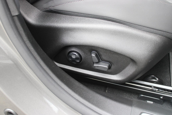 Alfa Romeo Tonale 1.5T Hybrid 160PK VELOCE | PREMIUM PACK: LEDEREN BEKLEDING/GEVENTILEERDE VOORSTOELEN/4-VOUDIG ELEKTRISCH VERSTELBARE LENDESTEUN VOORSTOELEN/ELEKTRISCH BEDIENBARE /HOOGGLANS ZWARTE RAAMOMLIJSTING/AMBIENT LIGHTING | TECHNOLOGY PACK: PARKEERWAARSCHUWING VOOR EN ACHTER/360° CAMERA/AUTOMATISCH INPARKEREN/ AUTONOMOUS DRIVING LEVEL 2: ADAPTIVE CRUISE CONTROL/LANE CENTERING ASSIST/TRAFFIC JAM ASSIST DODEHOEK DETECTIE AUTOMATISCH DIMMENDE BUITENSPIEGELS ELEKTRISCH BEDIENBARE ACHTERKLEP | WINTERPACK: STOELVERWARMING VOOR/STUURVERWARMING/VERWARMBARE RUITENSPROEIERS | 19" LICHTMET