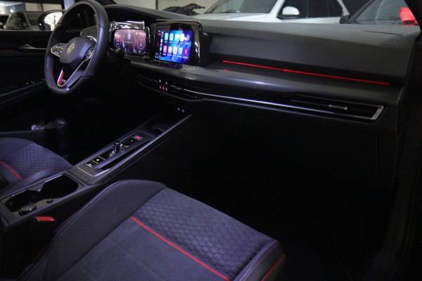 Volkswagen Golf 2.0 TSI GTI CLUBSPORT BLACKSTYLE/PANO/HEDUP/HK/CARPLAY/BLIDSOIT/VOL