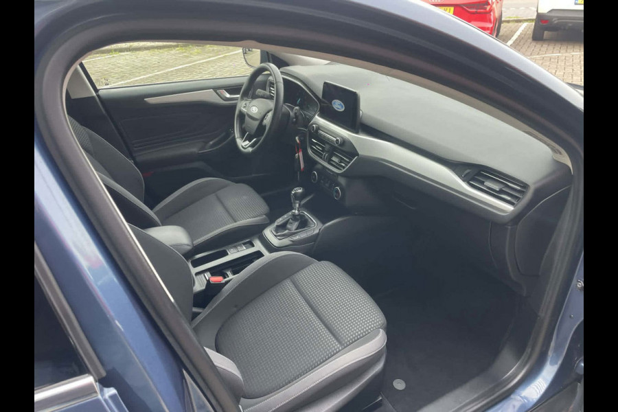 Ford FOCUS Wagon 1.0 EcoBoost Hybrid Trend Edition Business / camera / Navigatie