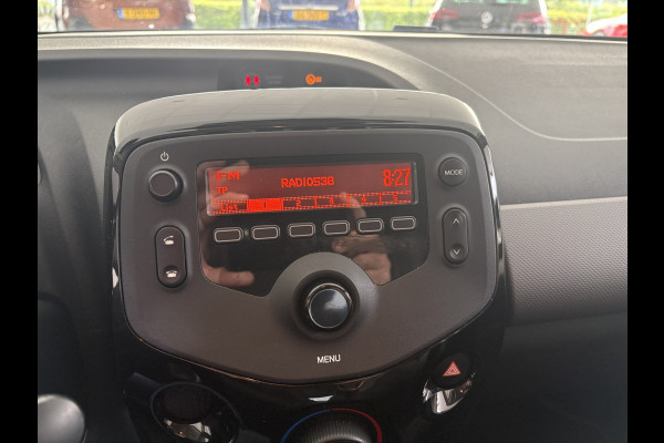 Peugeot 108 1.0 e-VTi Access Airco - Cruise control - Radio - Led verlichting - USB-aansluiting - Start/stop systeem - Achterbank neerklapbaar