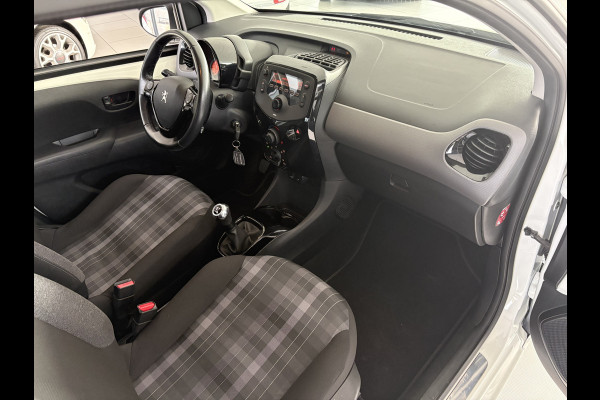 Peugeot 108 1.0 e-VTi Access Airco - Cruise control - Radio - Led verlichting - USB-aansluiting - Start/stop systeem - Achterbank neerklapbaar