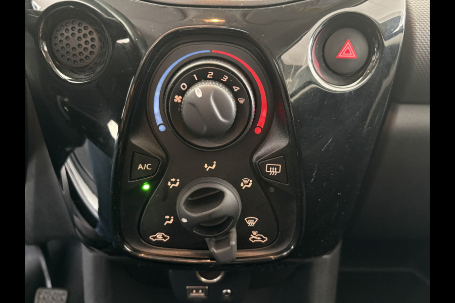 Peugeot 108 1.0 e-VTi Access Airco - Cruise control - Radio - Led verlichting - USB-aansluiting - Start/stop systeem - Achterbank neerklapbaar