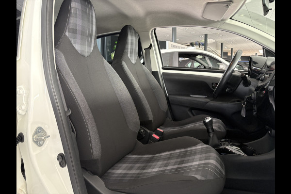 Peugeot 108 1.0 e-VTi Access Airco - Cruise control - Radio - Led verlichting - USB-aansluiting - Start/stop systeem - Achterbank neerklapbaar