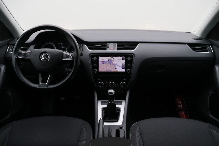 Škoda Octavia Combi 1.5 TSI Greentech Style Business Climate, Cruise, Apple Carplay, Stoelverwarming, PDC, Trekhaak, 17''