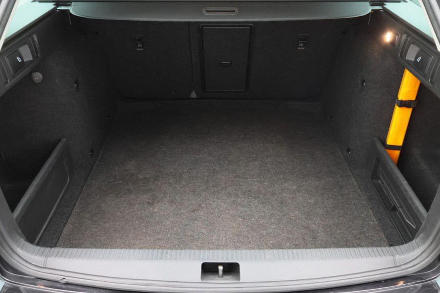 Škoda Octavia Combi 1.5 TSI Greentech Style Business Climate, Cruise, Apple Carplay, Stoelverwarming, PDC, Trekhaak, 17''