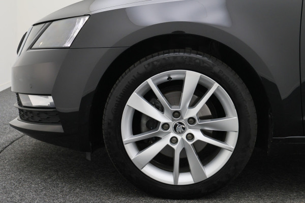 Škoda Octavia Combi 1.5 TSI Greentech Style Business Climate, Cruise, Apple Carplay, Stoelverwarming, PDC, Trekhaak, 17''