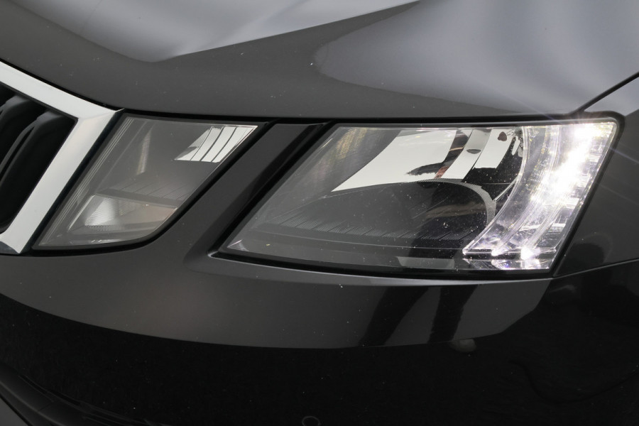 Škoda Octavia Combi 1.5 TSI Greentech Style Business Climate, Cruise, Apple Carplay, Stoelverwarming, PDC, Trekhaak, 17''