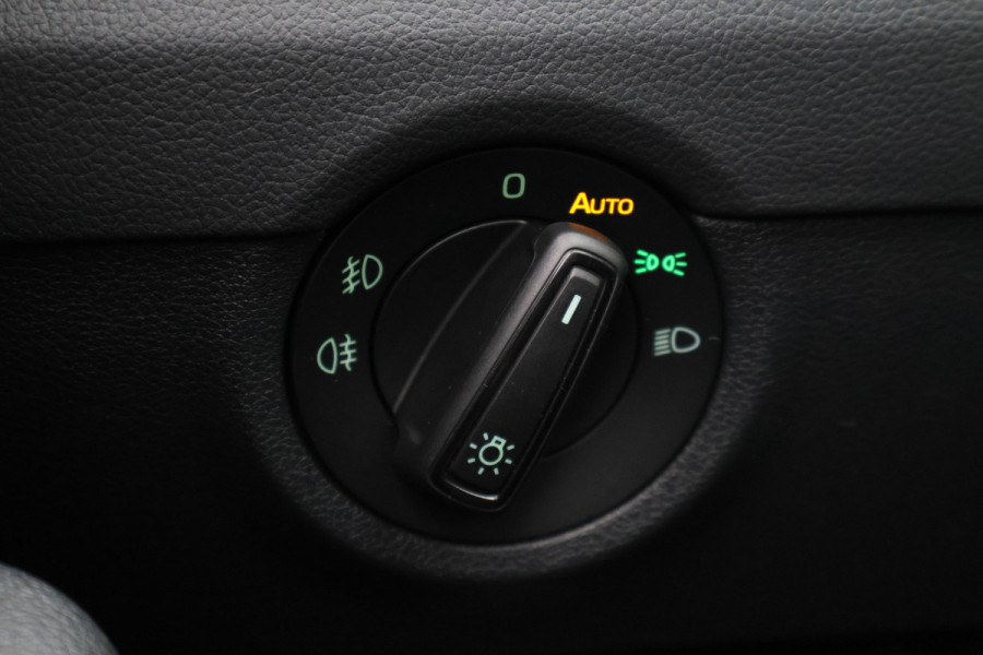 Škoda Octavia Combi 1.5 TSI Greentech Style Business Climate, Cruise, Apple Carplay, Stoelverwarming, PDC, Trekhaak, 17''