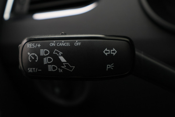 Škoda Octavia Combi 1.5 TSI Greentech Style Business Climate, Cruise, Apple Carplay, Stoelverwarming, PDC, Trekhaak, 17''