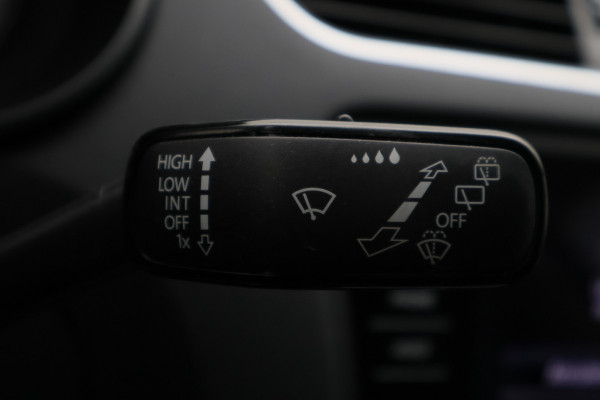 Škoda Octavia Combi 1.5 TSI Greentech Style Business Climate, Cruise, Apple Carplay, Stoelverwarming, PDC, Trekhaak, 17''