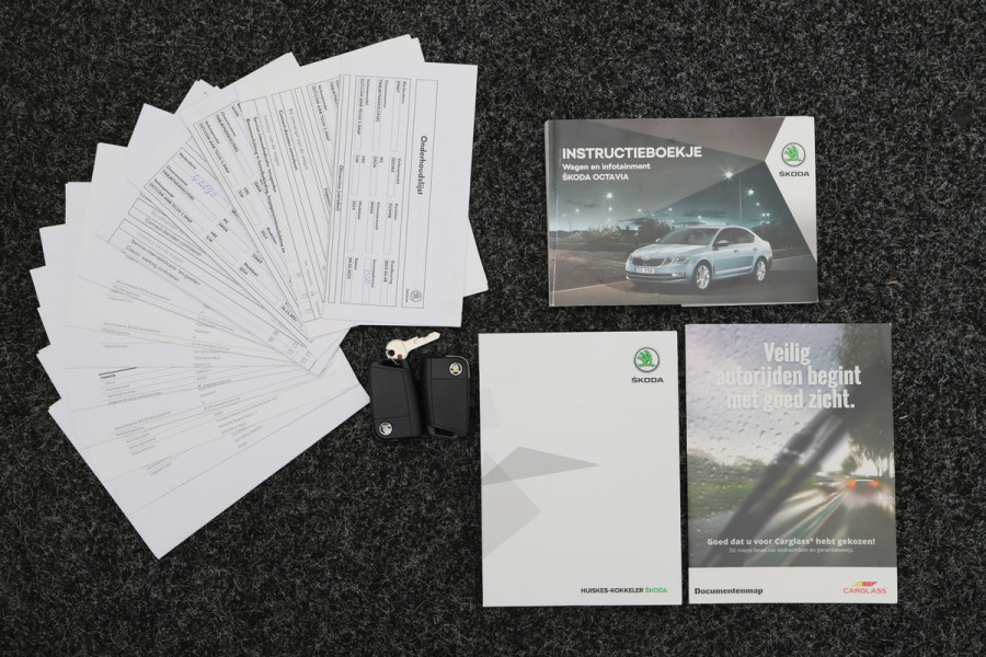 Škoda Octavia Combi 1.5 TSI Greentech Style Business Climate, Cruise, Apple Carplay, Stoelverwarming, PDC, Trekhaak, 17''