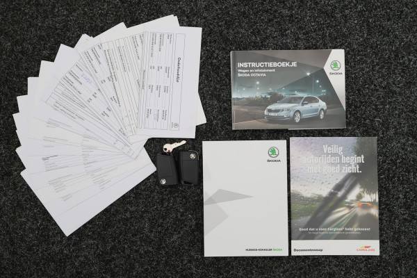Škoda Octavia Combi 1.5 TSI Greentech Style Business Climate, Cruise, Apple Carplay, Stoelverwarming, PDC, Trekhaak, 17''