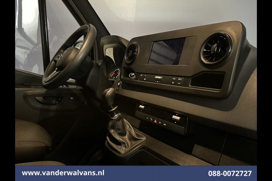 Mercedes-Benz Sprinter 314 CDI 143pk L2H2 Euro6 Airco | Camera | Apple Carplay | Trekhaak | Cruisecontrol Android Auto, Stoelverwarming, 270 Graden Achterdeuren, Parkeersensoren, Bijrijdersbank