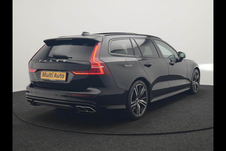 Volvo V60 T8 Twin Engine AWD R-Design PHEV 390pk Dealer O.H. | Trekhaak Af Fabriek | Panodak | Head Up | Harman / Kardon | Camera | Lederen Sportstoelen Memory & Verwarmd | Apple Carplay | Stuur Verwarmd | Navigatie | DAB | Plug In Hybrid |