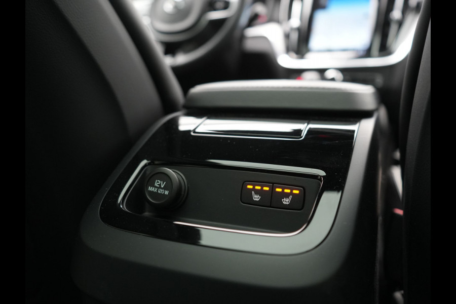 Volvo V60 T8 Twin Engine AWD R-Design PHEV 390pk Dealer O.H. | Trekhaak Af Fabriek | Panodak | Head Up | Harman / Kardon | Camera | Lederen Sportstoelen Memory & Verwarmd | Apple Carplay | Stuur Verwarmd | Navigatie | DAB | Plug In Hybrid |