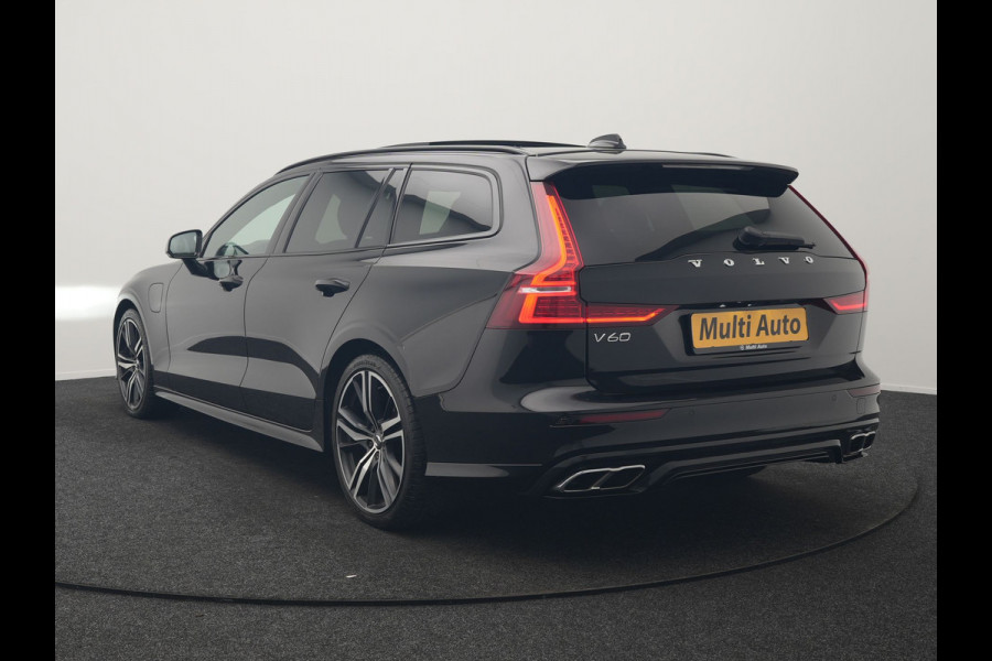 Volvo V60 T8 Twin Engine AWD R-Design PHEV 390pk Dealer O.H. | Trekhaak Af Fabriek | Panodak | Head Up | Harman / Kardon | Camera | Lederen Sportstoelen Memory & Verwarmd | Apple Carplay | Stuur Verwarmd | Navigatie | DAB | Plug In Hybrid |