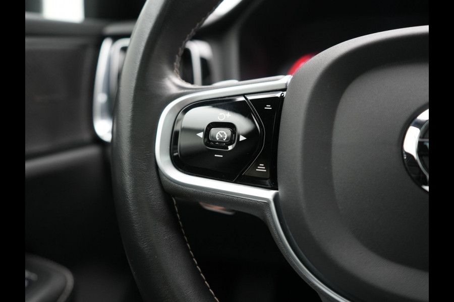 Volvo V60 T8 Twin Engine AWD R-Design PHEV 390pk Dealer O.H. | Trekhaak Af Fabriek | Panodak | Head Up | Harman / Kardon | Camera | Lederen Sportstoelen Memory & Verwarmd | Apple Carplay | Stuur Verwarmd | Navigatie | DAB | Plug In Hybrid |