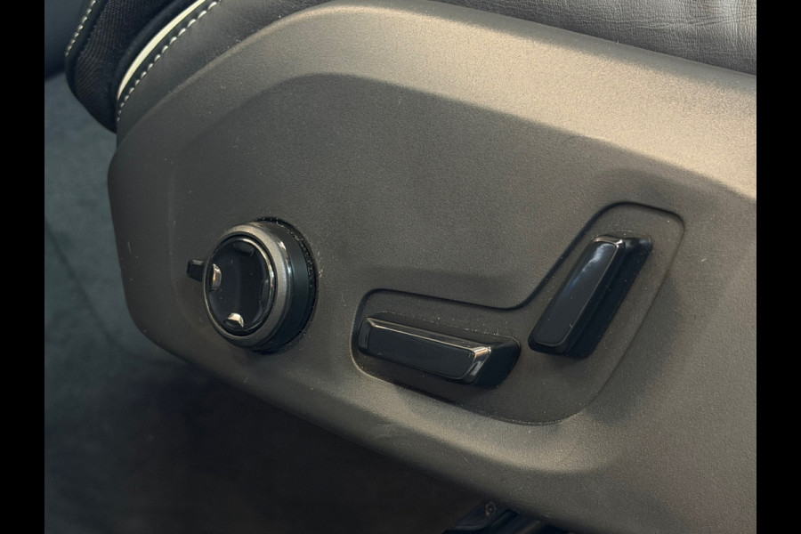 Volvo XC60 2.0 T8 Plug-in-hybrid AWD BLACK EDITION PANO|BOWERS&WILKINS|HuD|360CAM|KEYLESS|MEMORY|LUCHTVERING|FABRIEKSGARANTIE|2025