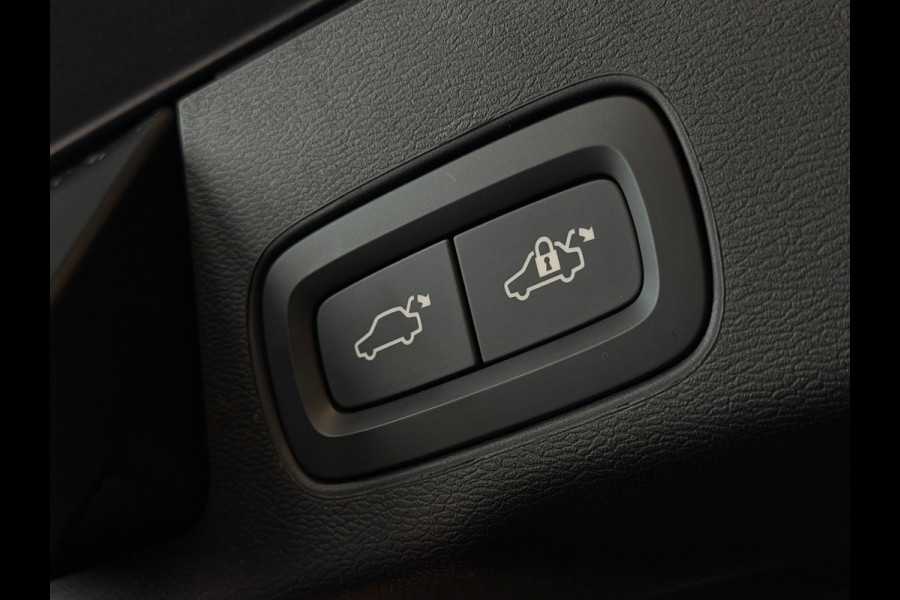 Volvo XC60 2.0 T8 Plug-in-hybrid AWD BLACK EDITION PANO|BOWERS&WILKINS|HuD|360CAM|KEYLESS|MEMORY|LUCHTVERING|FABRIEKSGARANTIE|2025