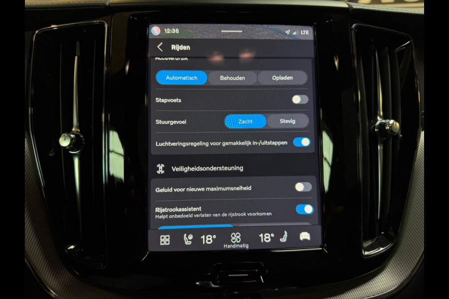 Volvo XC60 2.0 T8 Plug-in-hybrid AWD BLACK EDITION PANO|BOWERS&WILKINS|HuD|360CAM|KEYLESS|MEMORY|LUCHTVERING|FABRIEKSGARANTIE|2025